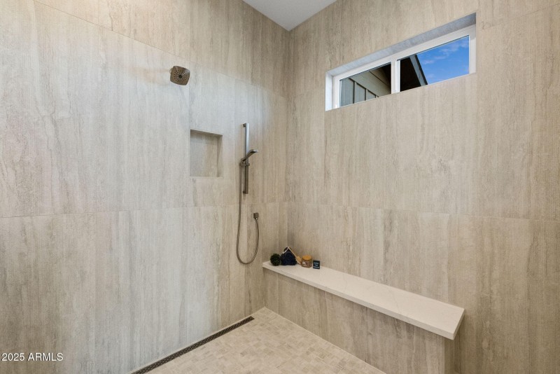 38-Primary Bathroom_4