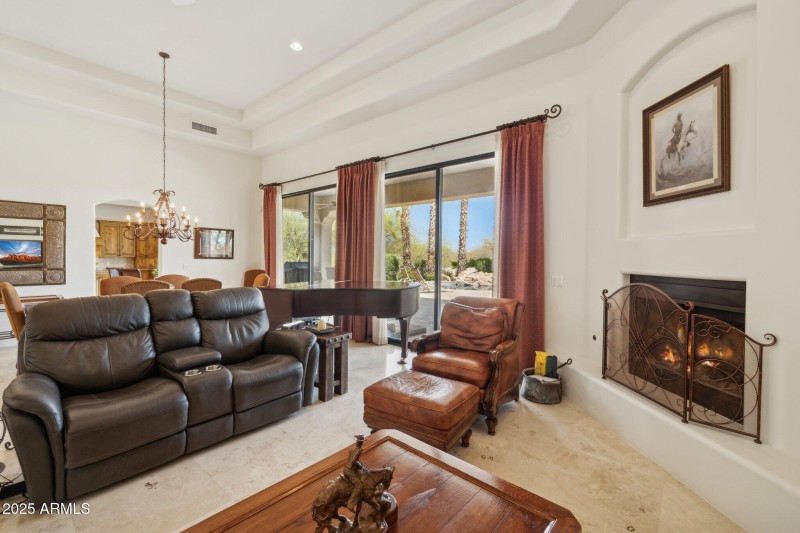 8-web-or-mls-29717-n-141st-pl