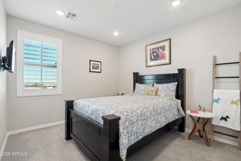 17-print-N Pioneer Dr-2604-017