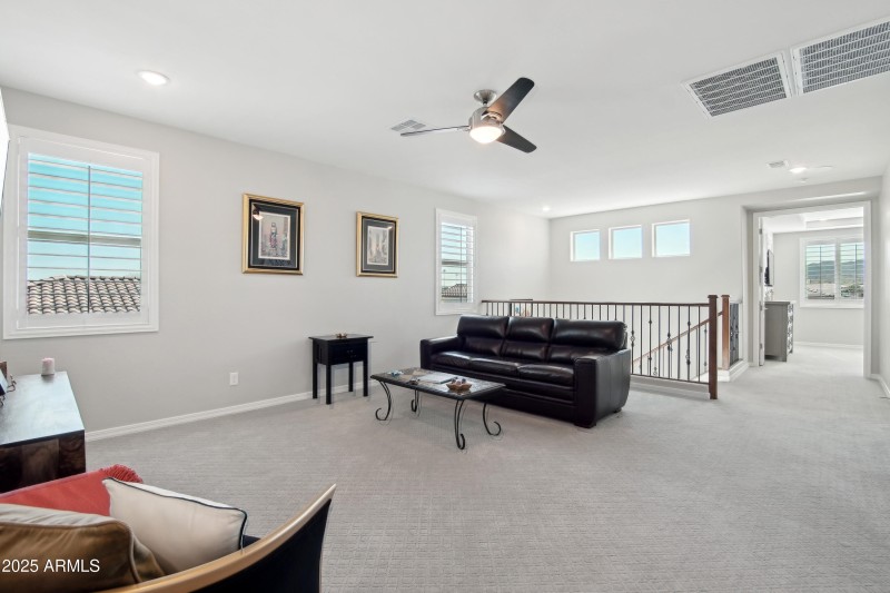 21-print-N Pioneer Dr-2604-021