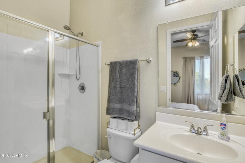Guest/Multi-Gen Suite (Full Bath)
