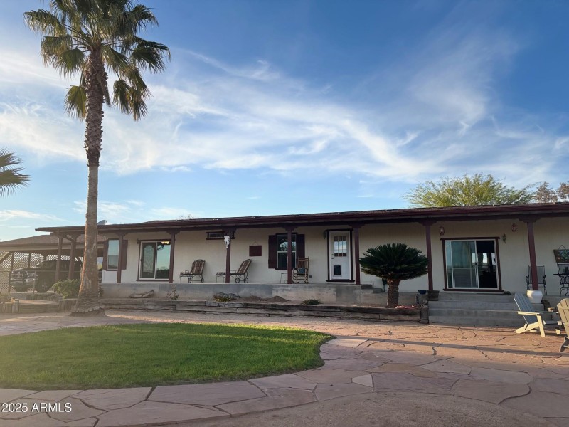 Workshop with three-car garage