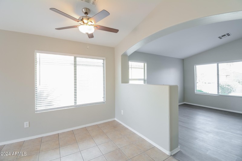 004-photo-dining-room-8256714