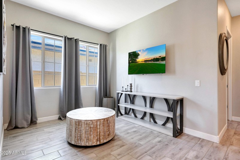 11807 W Parkway Lane