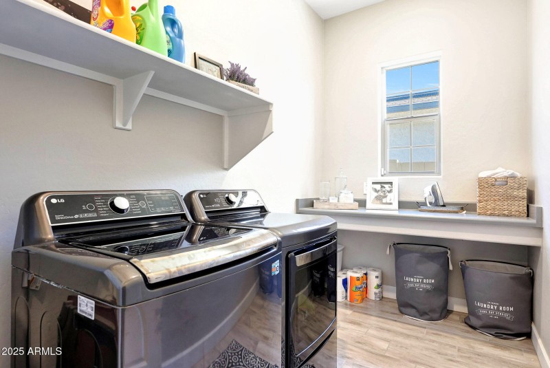 11807 W Parkway Lane