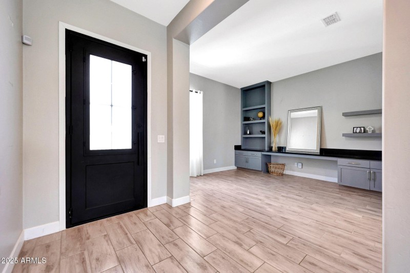 11807 W Parkway Lane