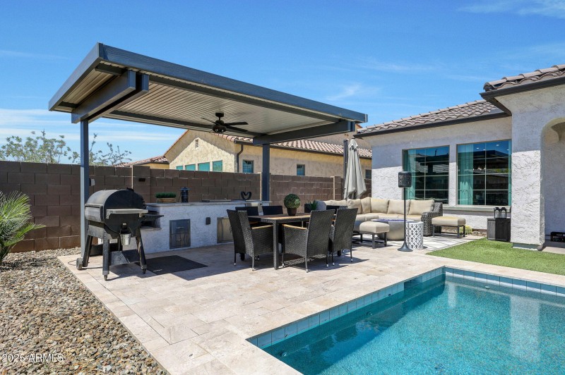 11807 W Parkway Lane