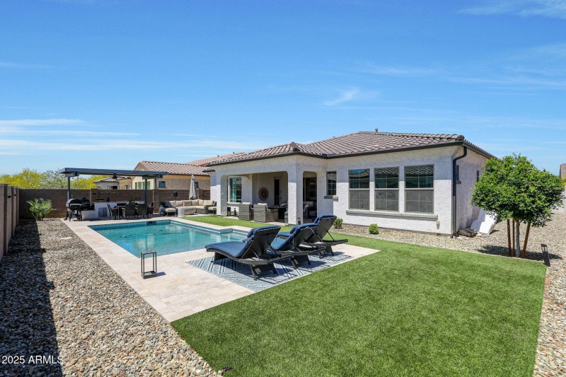 11807 W Parkway Lane