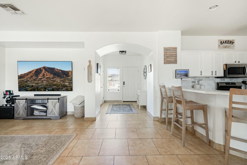 Light & Bright Entry