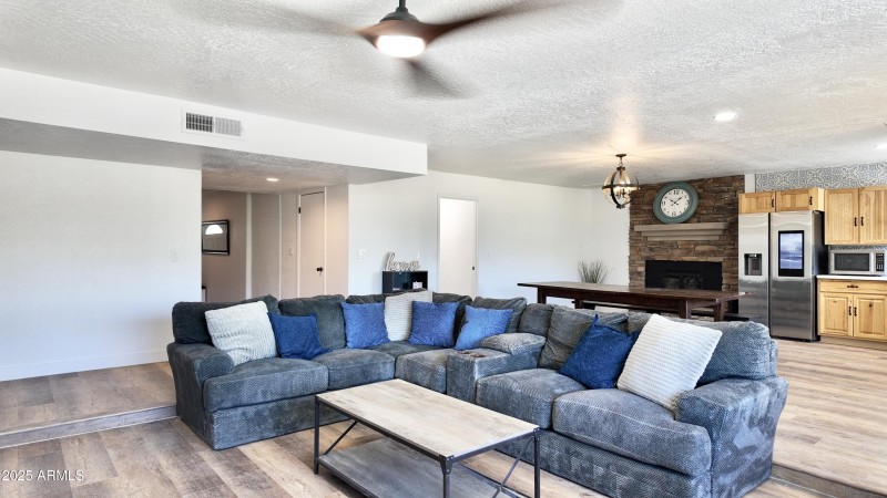 dji_mimo_20250428_084848_20250428084849_