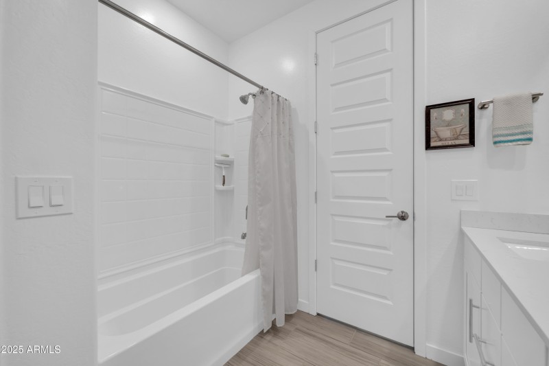 16593 W Alameda Rd-16