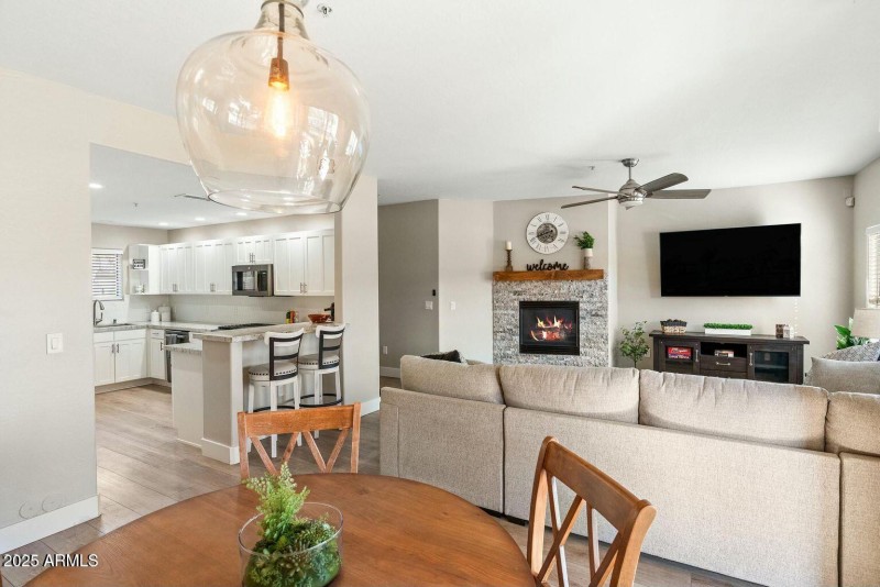kitchen living room area