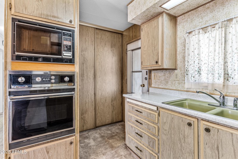 Large Pantry in Kitchen