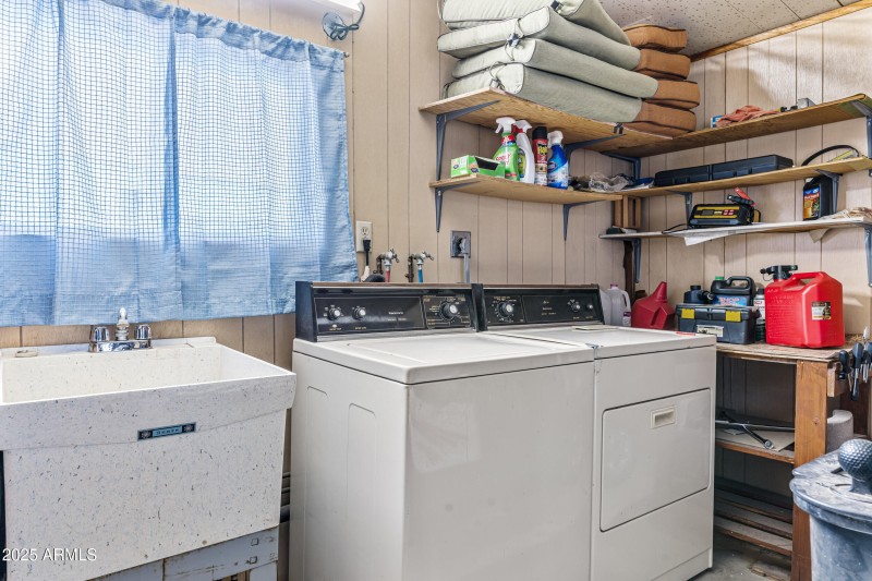 Laundry Space in Golf Garage