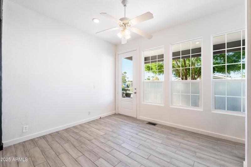 010__201 S Greenfield Rd 215