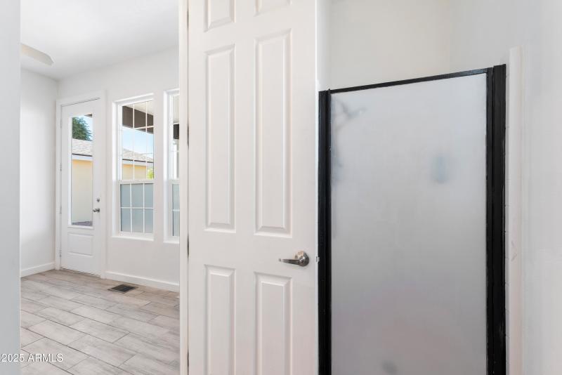 014__201 S Greenfield Rd 215