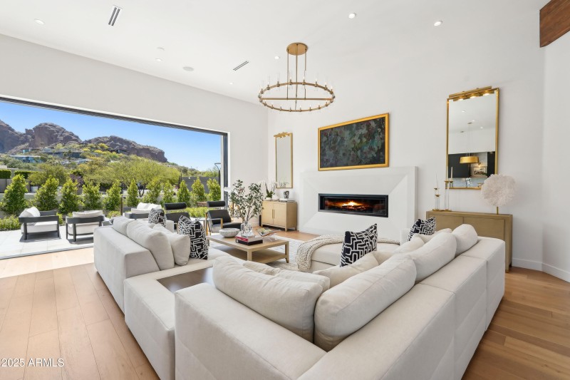 22-print-E Solano Dr-2904-020