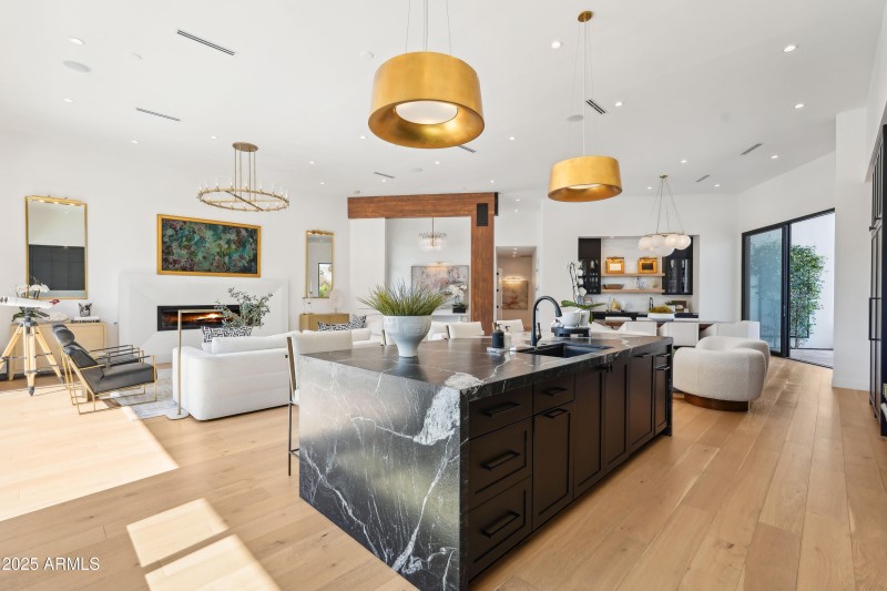 28-print-E Solano Dr-2904-026