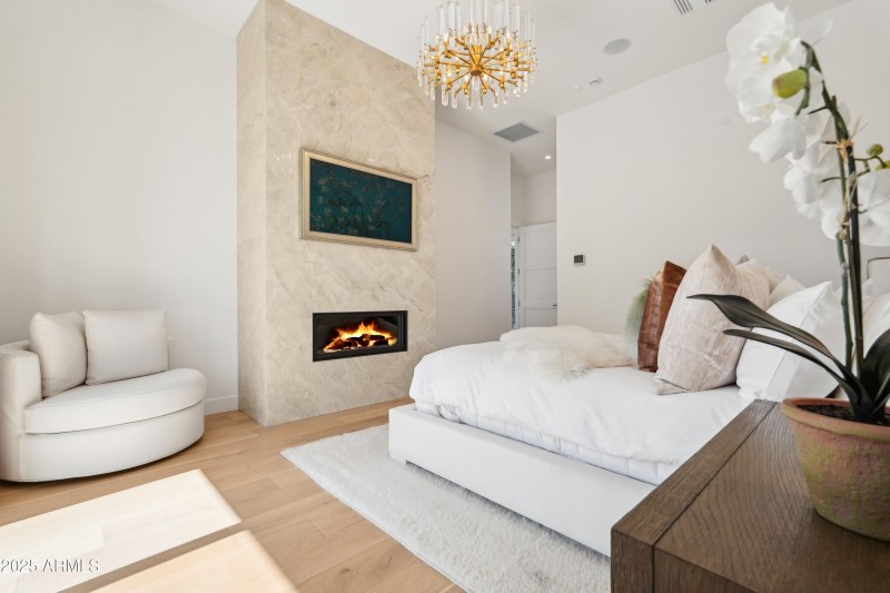 37-print-E Solano Dr-2904-035