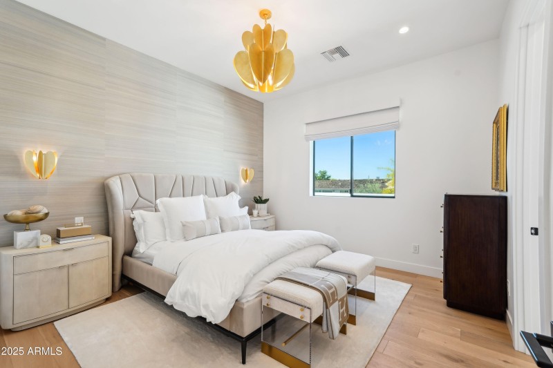 53-print-E Solano Dr-2904-051