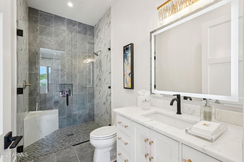 61-print-E Solano Dr-2904-059