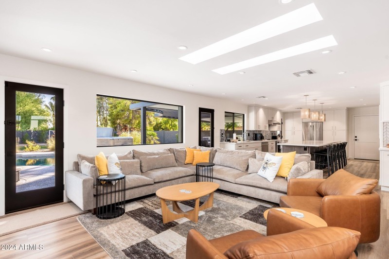 6025 E Charter Oak Rd - 16