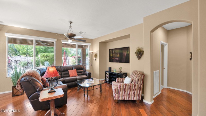 6-web-or-mls-P1321602