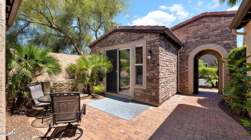 8-web-or-mls-P1321686