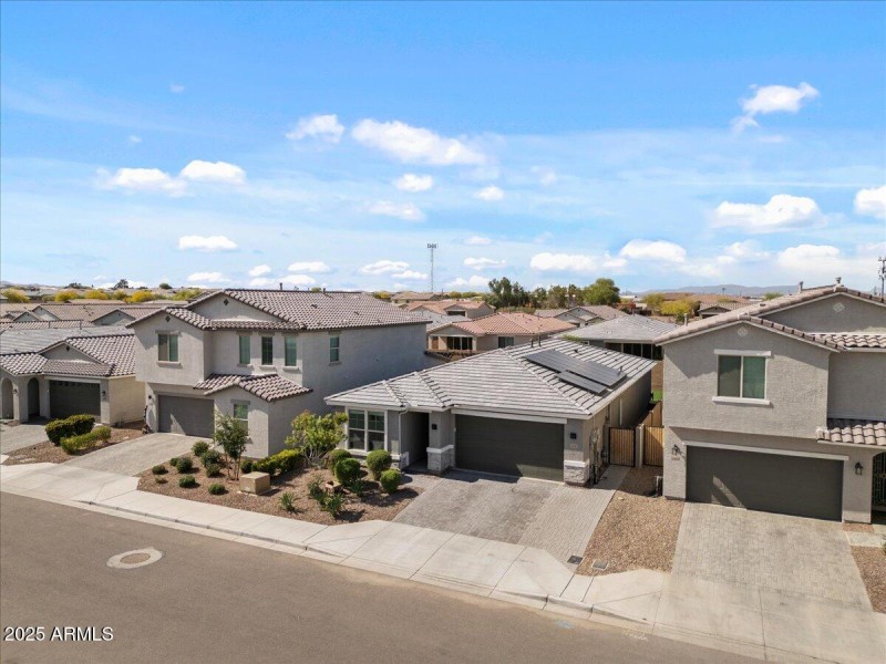 04-Aerial front of home