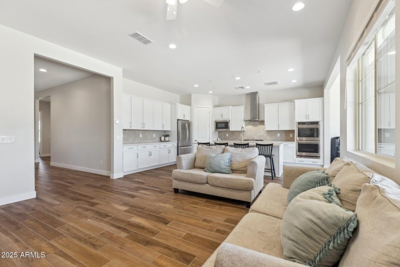 Living Room / Kitchen