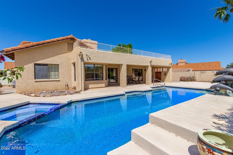 pool view saddleback