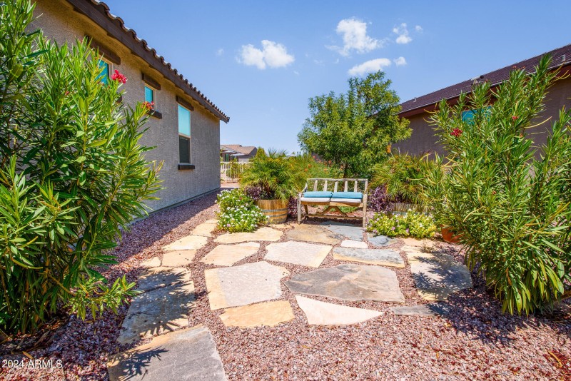 21150 N Evergreen-4450-HDR-Edit