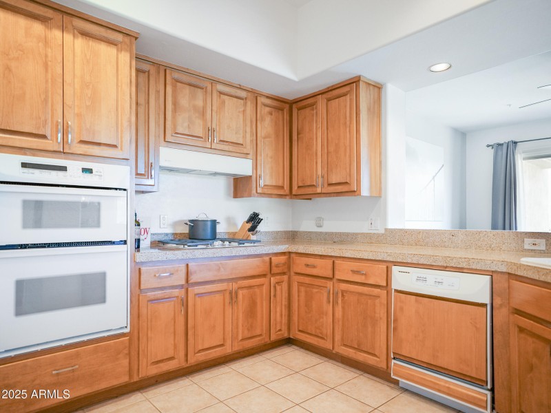 Kitchen 01