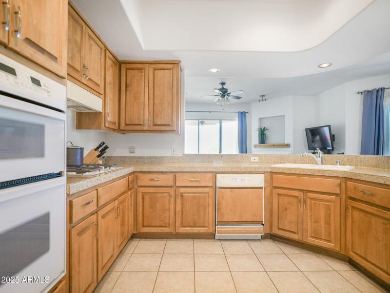 Kitchen 02
