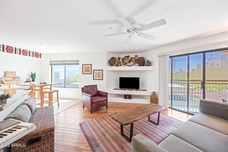 8-16631EELB212-ocupix