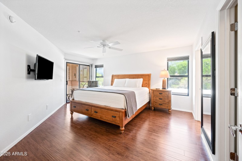 22-16631EELB212-ocupix