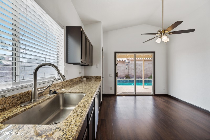 Breakfast Area to backyard