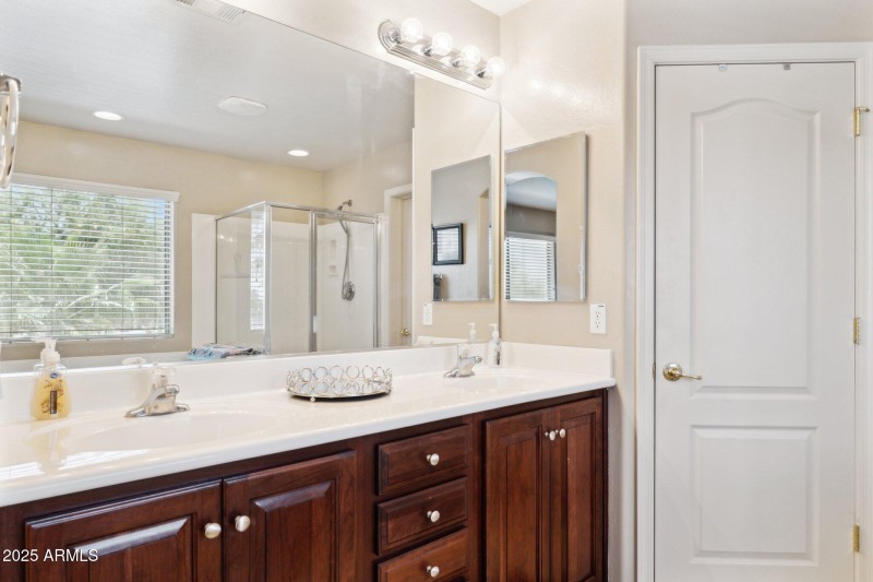 19-web-or-mls-21019-n-sansom-dr