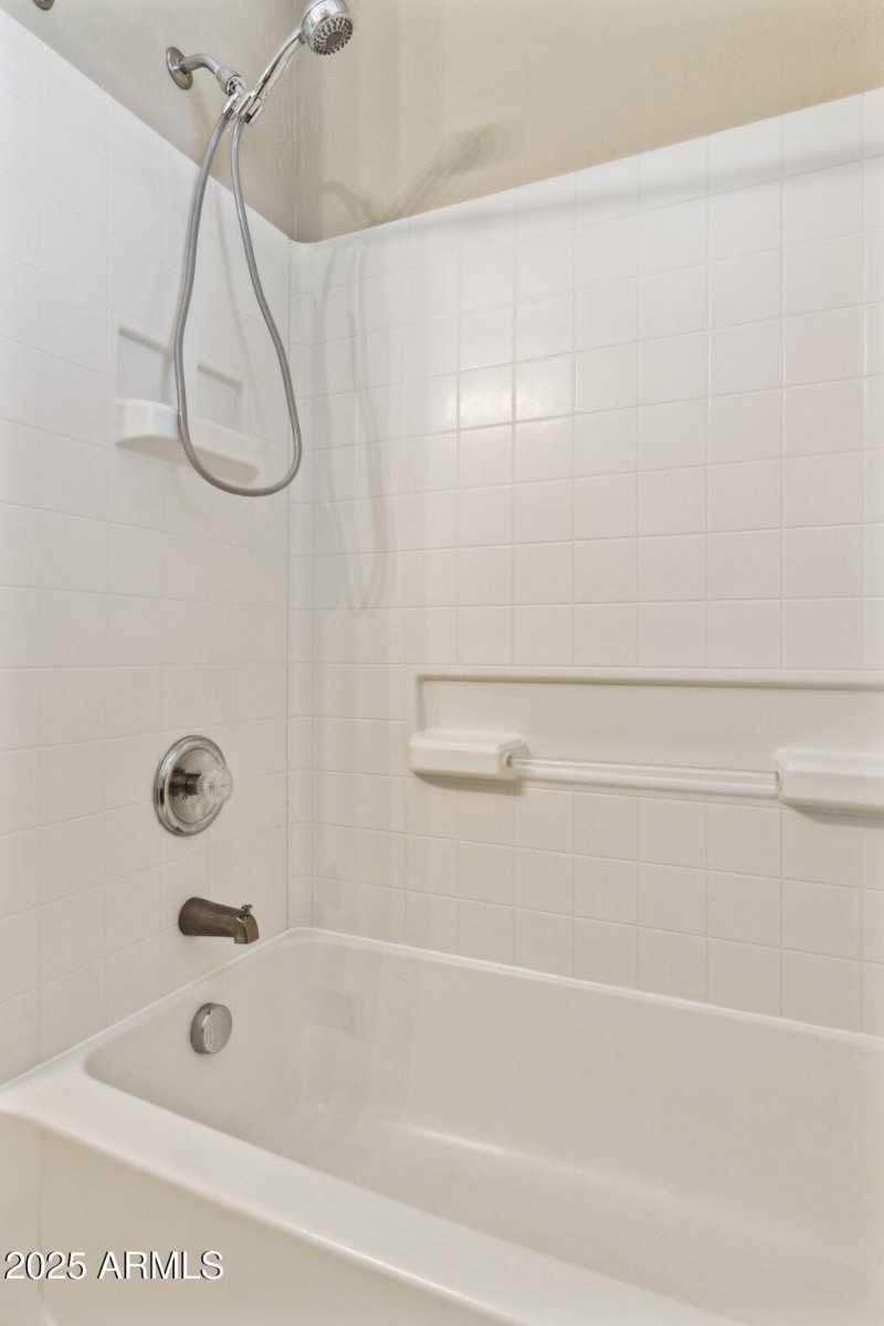 26-web-or-mls-21019-n-sansom-dr