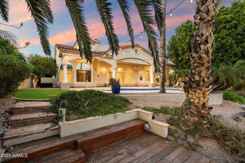 Private Dock to Back of Home