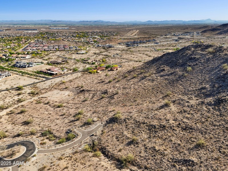 8-web-or-mls-3388-n-highlands-dr-38