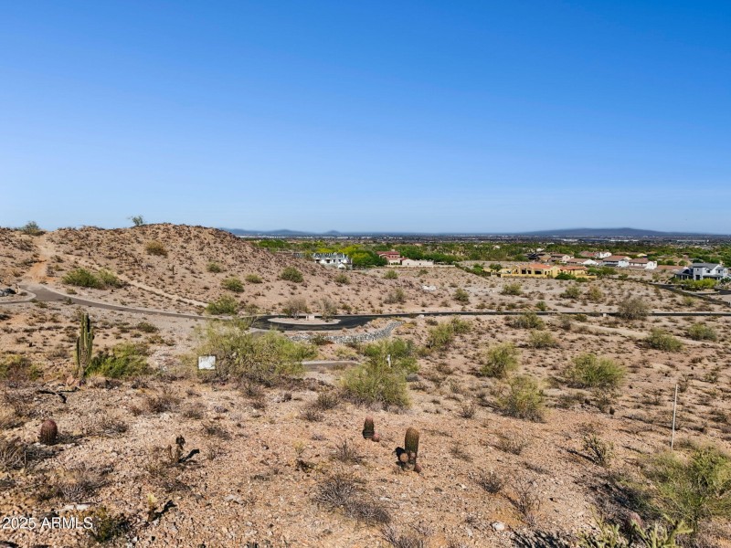 12-web-or-mls-3388-n-highlands-dr-38