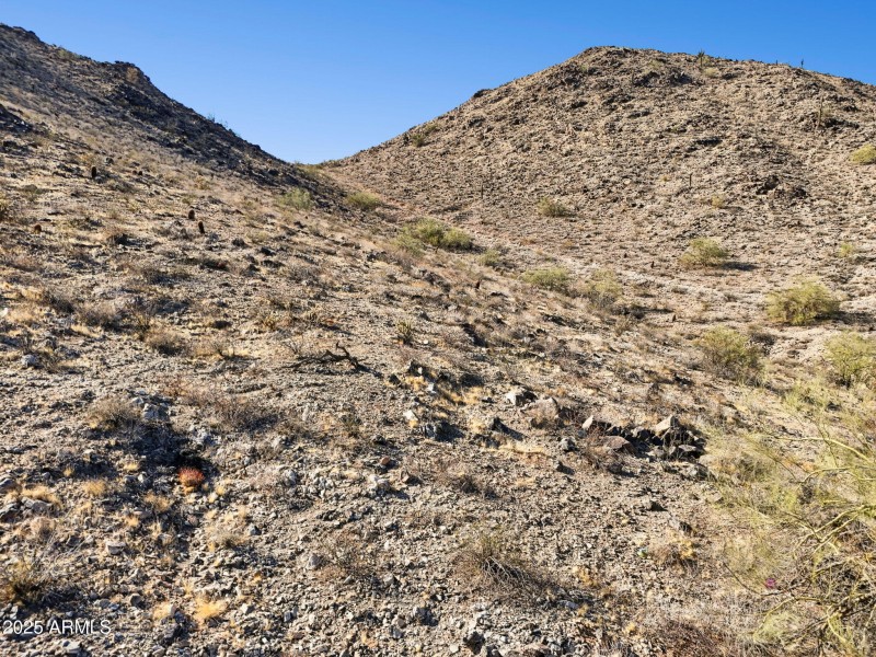 16-web-or-mls-3388-n-highlands-dr-38