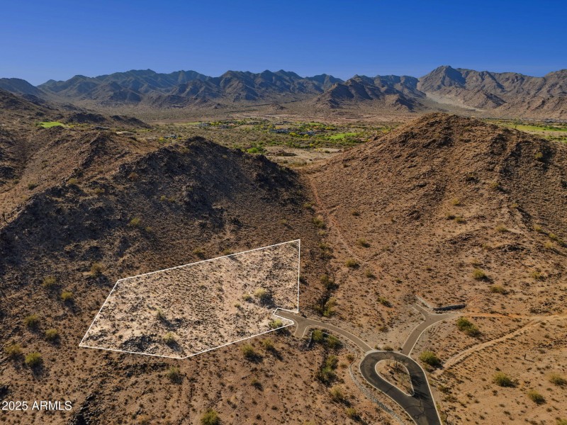 18-web-or-mls-3388-n-highlands-dr-38