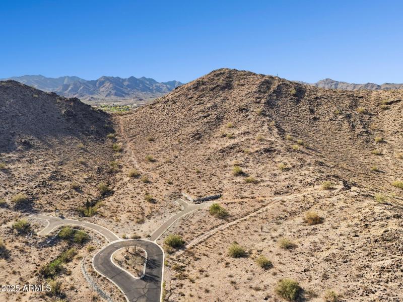 11-web-or-mls-3367-n-highlands-dr-39