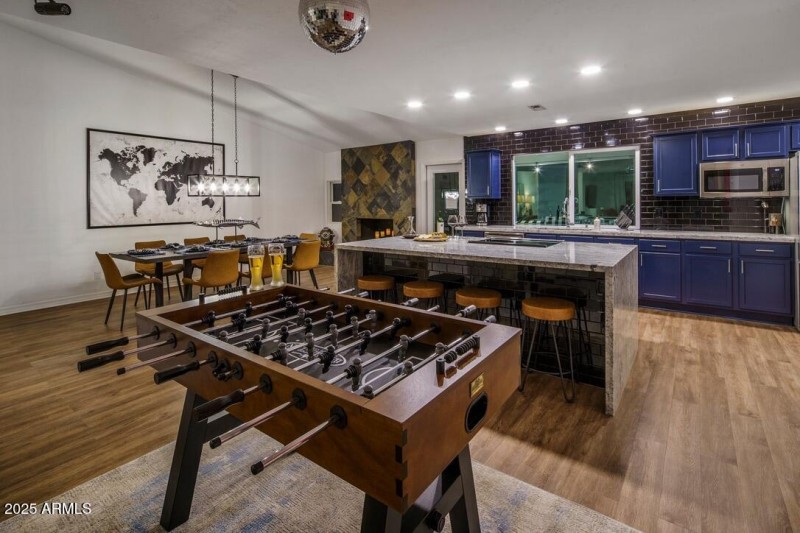 FF6C1A9B-2B8C-4236-A1C7-939011BB9E12_1_1