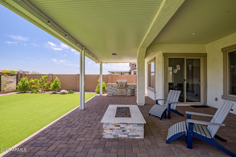 COVERED PATIO WITH GAS FIREPIT