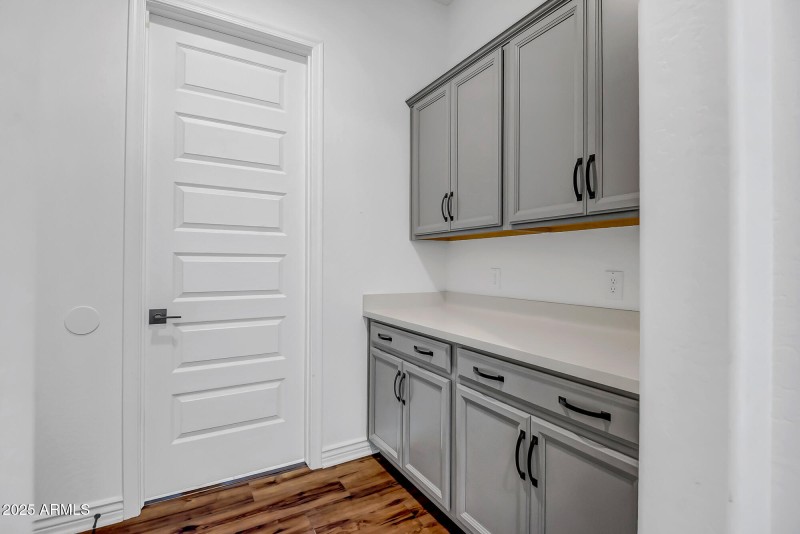 DROP ZONE OFF LAUNDRY ROOM