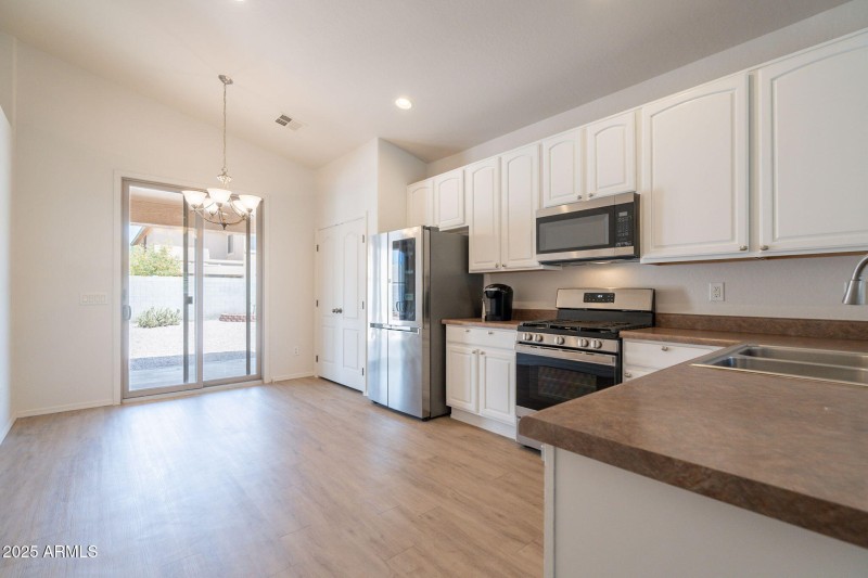 10-web-or-mls-Hubbard-10