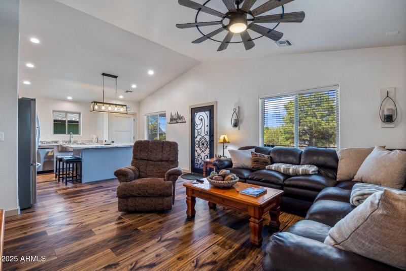 2231SitgreavesDr-Overgaard-AZ-7